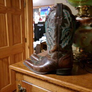 Vtg JB Dillion Brown western boots aqua stitching pointed toe pull on 8 B